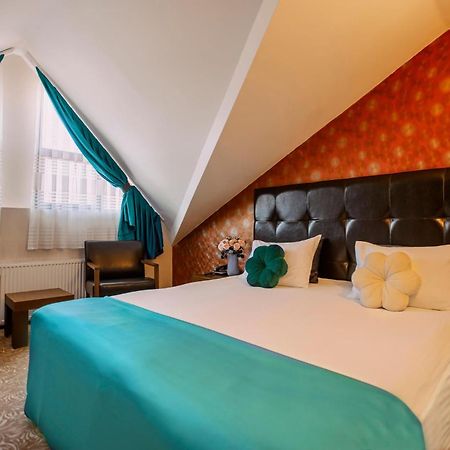 Highway Otel Elmalık Zewnętrze zdjęcie