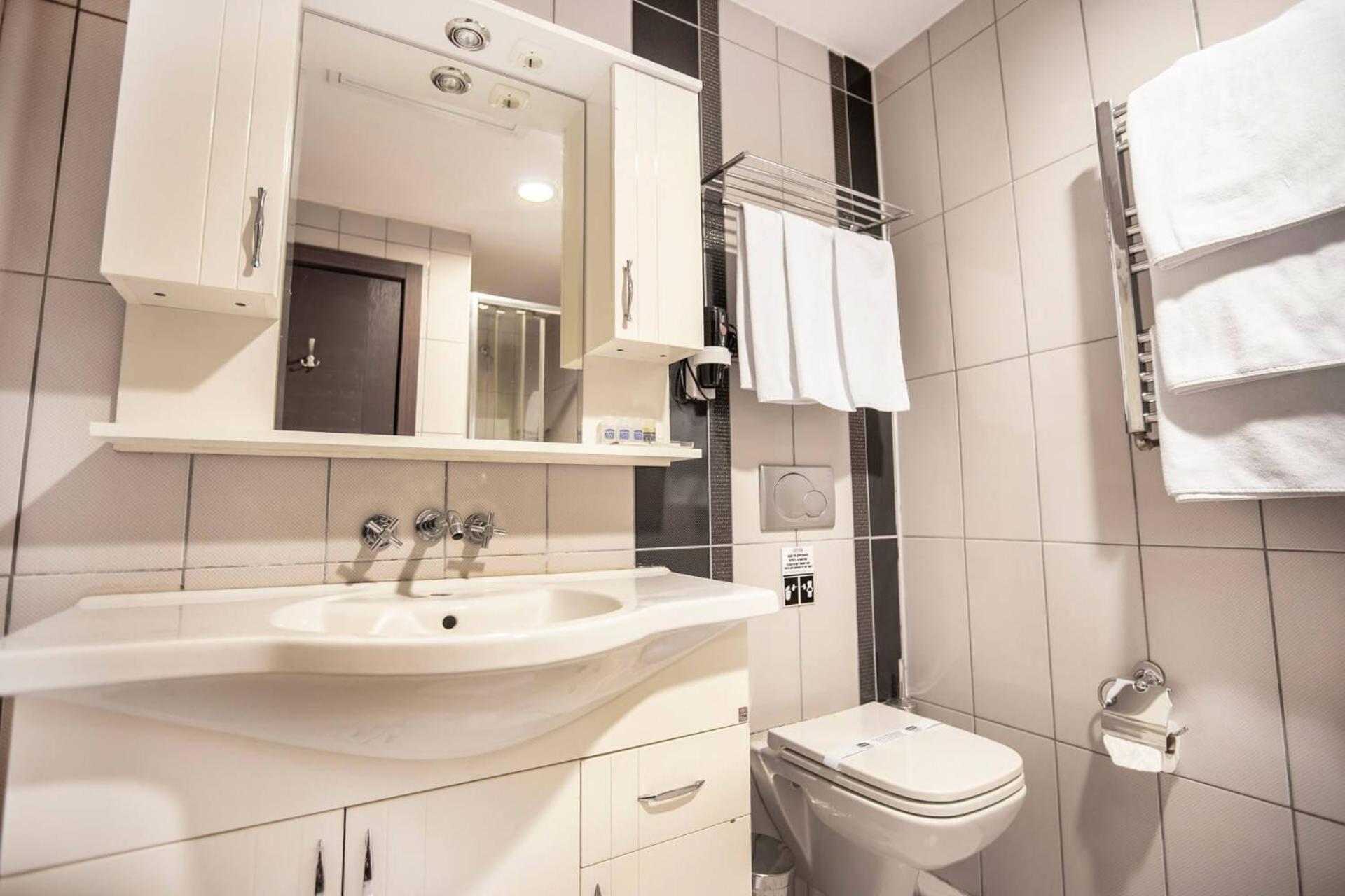 Highway Otel Elmalık Zewnętrze zdjęcie